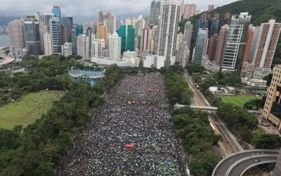 외교부 "홍콩 시위, 당사자 간 원만히 해결되길 기대"