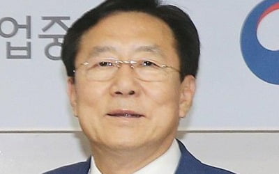 김기문 중기중앙회장 '사전선거운동' 혐의 불구속 기소