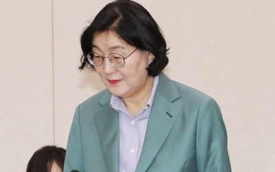 여가위, 이정옥 후보자 자녀입시 자료제출 놓고 공방 끝 정회