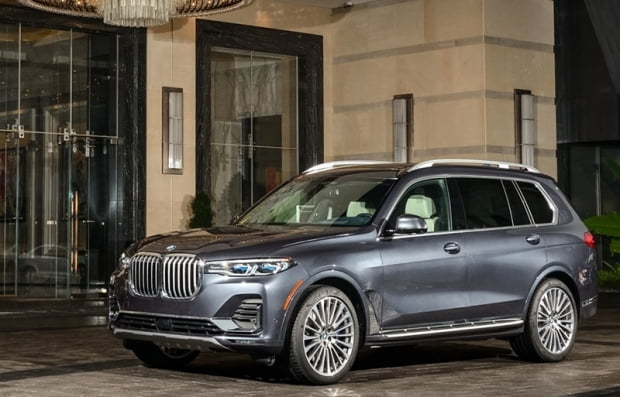 BMW가 플래스십 SUV X7의 가솔린 모델 '뉴 X7 xDrvie40i'를 출시했다. 사진=BMW그룹 코리아