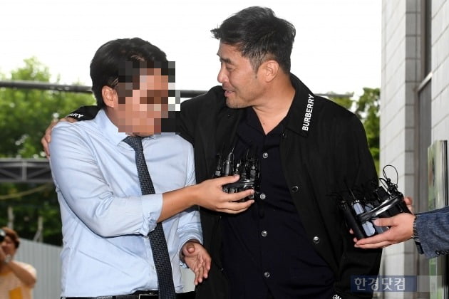 '보복운전 혐의' 최민수, 여유있는 법원 출석…기자에게 "밥은 먹었냐?"