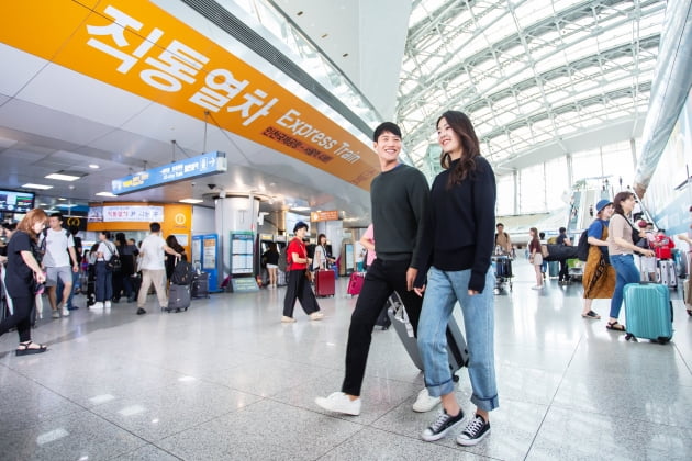 공항철도 인천공항1터미널역 직통열차 승강장 모습. 공항철도 제공