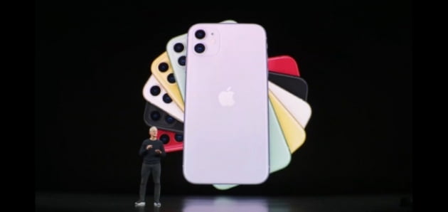 애플은 10일(현지시간) 아이폰11 시리즈 3종을 공개했다. /유튜브 화면 캡쳐