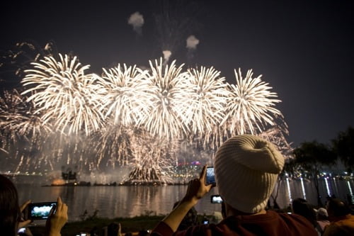 올해 17번째를 맞는 서울세계불꽃축제 2019' [사진=한화 제공]