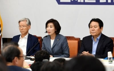 [한국당 반박 기자회견⑫] 김진태 "조국에게 묻는다, 사회주의에서 전향했느냐"