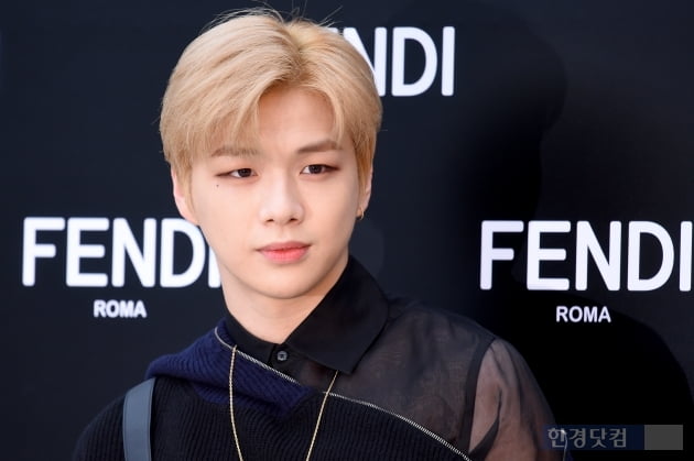 [포토] 강다니엘, '女心 사로잡는 부드러운 눈빛~'