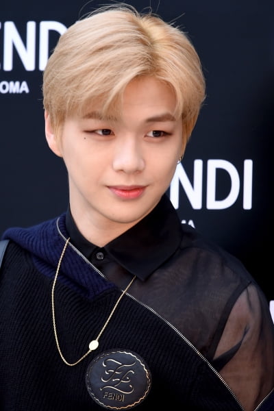 [포토] 강다니엘, '깊은 눈에 빠져들겠네~'