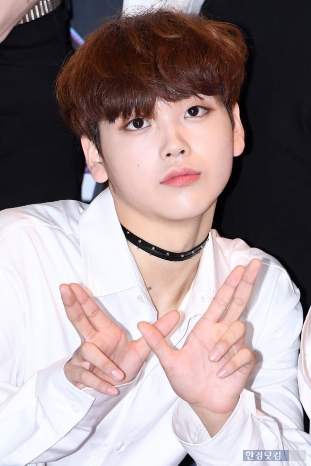 [포토] 엑스원 송형준, '귀여움 가득한 표정~'