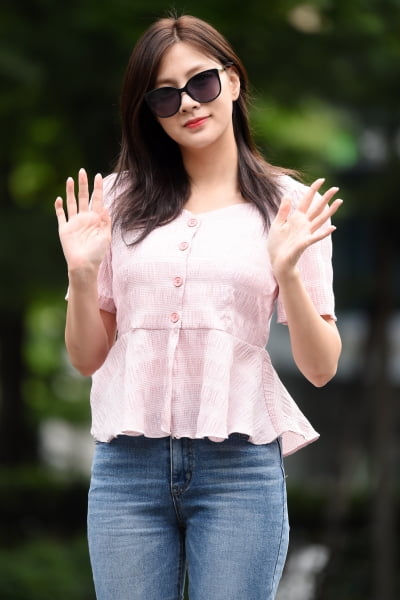 [포토] 에이핑크 오하영, '우아한 손인사~'