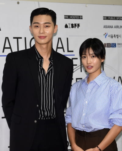 [포토] 박서준-주보영, 'AISFF 2019 특별심사위원으로 임명합니다'