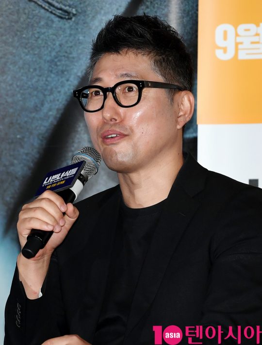손용호 감독이 3일 오후 서울 한강로3가 CGV 용산아이파크몰점에서 열린 영화 ‘나쁜 녀석들: 더 무비’ 언론시사회에 참석하고 있다.