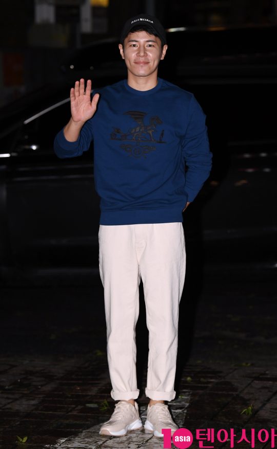 배우 이규형이 7일 오후 서울 여의도 한 음식점에서 열린 SBS 금토드라마 ‘의사 요한’ 종방연에 참석하고 있다.