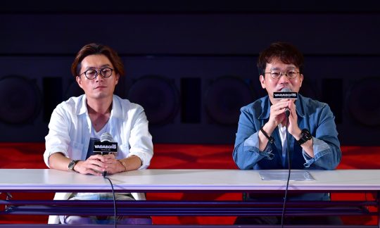 이길복 촬영감독(왼쪽)과 유인식 감독이 10일 오후 서울 구로동 씨네Q에서 열린 ‘배가본드’ 간담회에서 작품에 대해 설명하고 있다 . /사진제공=SBS