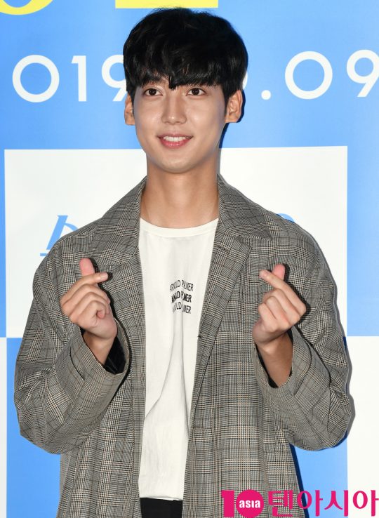 배우 영민이 25일 오후 서울 자양동 롯데시네마 건대입구점에서 열린 영화 ‘수상한 이웃’ 언론시사회에 참석하고 있다.