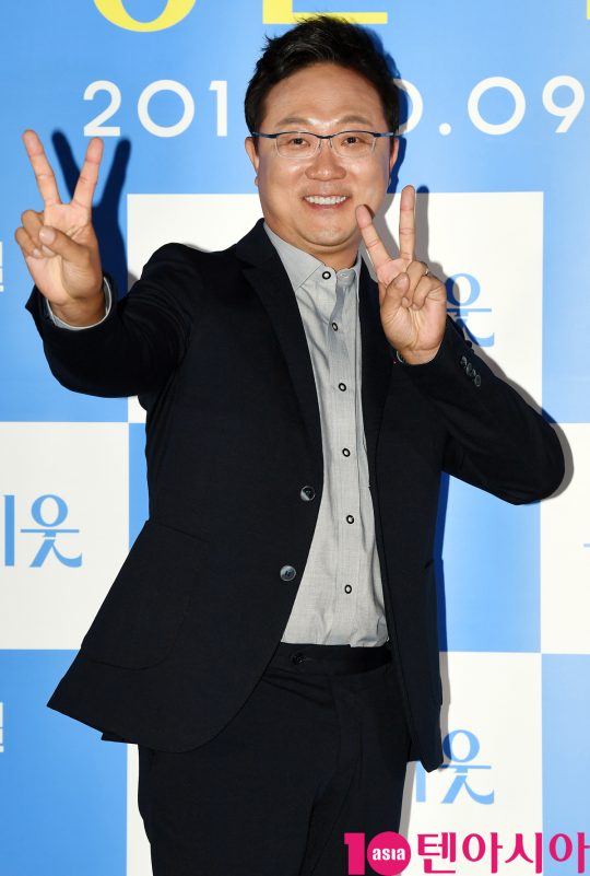 배우 안지환이 25일 오후 서울 자양동 롯데시네마 건대입구점에서 열린 영화 ‘수상한 이웃’ 언론시사회에 참석하고 있다.
