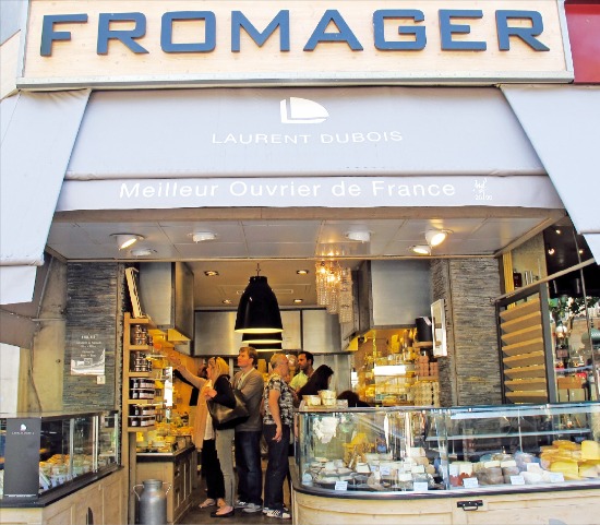 프랑스 파리에서 가장 유명한 치즈전문점 프로마제 