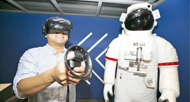 VR 쓰고 우주체험