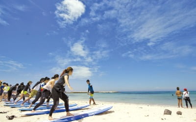 해녀의 부엌 맛보고 제주, 이젠 온몸으로 즐기자 서핑 배우고 공예체험