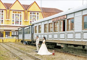 베트남에서 가장 오래된 기차역인 달랏 기차역  