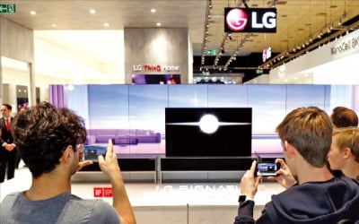 LG "삼성 8K TV는 사실상 4K TV"