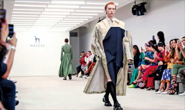 LF는 지난주 영국 런던에서 열린 런던 패션위크에서 첫 해외 패션쇼를 열었다.  /LF 제공 