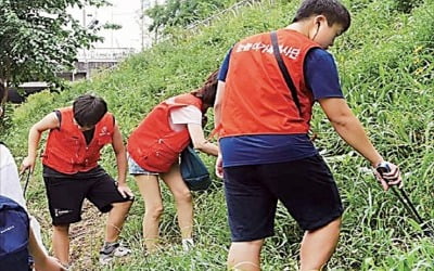 [김과장 & 이대리] 사회공헌 활동 힘쓰는 대교 임직원