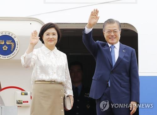 與 "교육개혁 진지한 논의해야" 한국·바른미래 "조국 물타기"