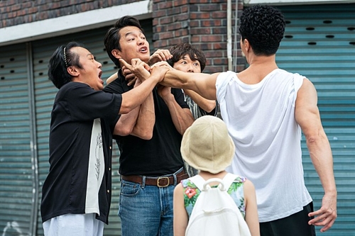 '힘을 내요, 미스터리' 감독 "고통받는 분들에게 위로됐으면"