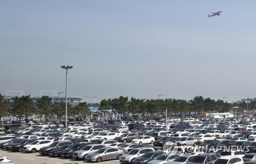 공항 주차장 차량털이범 덜미…신혼부부 축의금도 노려