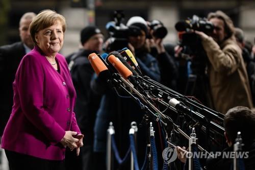 조슈아 웡, 중국 가는 獨총리에 "홍콩시위 지지해달라"