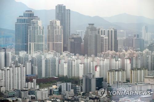 서울 아파트값 10주째 올라…전국 전셋값은 2년9개월 만에 보합