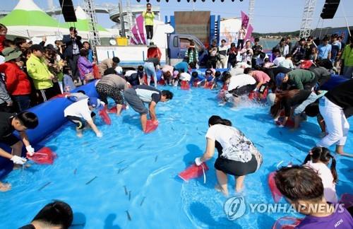 추석 연휴 충남 서해안 축제서 '갓 잡은 제철 수산물' 맛보세요