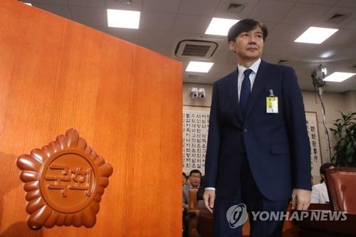 자료 찢고 고성 난무하고…조국 청문회 '창과 방패' 대결(종합2보)