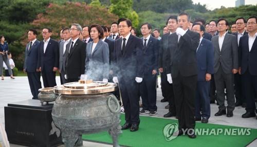 한국당, 曺해임건의·국조 추진…黃 서울·수도권 순회 규탄연설