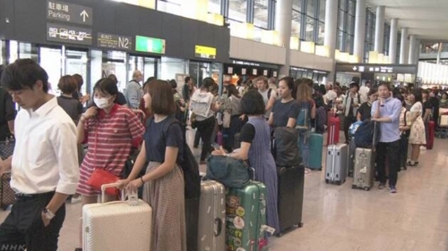 "태풍에 고립된 日 나리타공항, 외딴섬 됐다"[NHK]