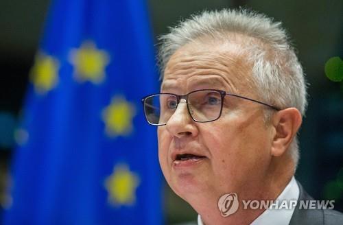 "헝가리 EU 집행위원 후보, 사법권 축소·反난민 이력에 논란"