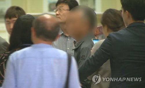 검찰 '조국 가족펀드' 투자사 대표 자택 압수수색