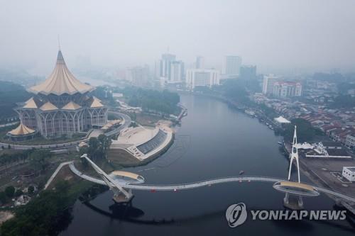 인니 '산불 연무' 태국 남부까지 덮어…말레이는 인공강우