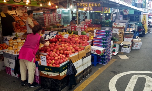 태풍과 함께 날아간 명절특수…한가위 맞은 전통시장 '울상'