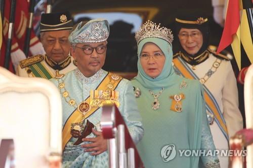 말레이 왕비, 모욕 혐의 트위터리안 체포에 "여긴 자유국"