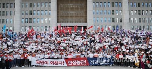 한국당 "조국 사퇴·파면" 대여총공세…"文정권과 큰 싸움 시작"(종합)