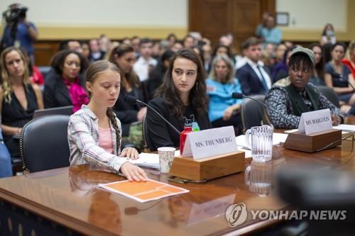 비용절감하고 탄소배출 줄이고…스웨덴 기업들 '脫항공여행'