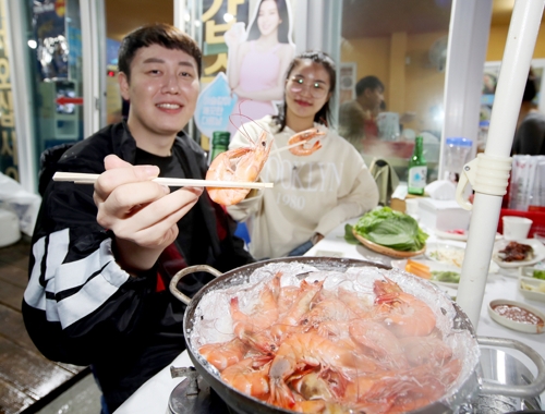 "꽃 구경하고 대하도 먹고" 태안서 만나는 가을의 향연