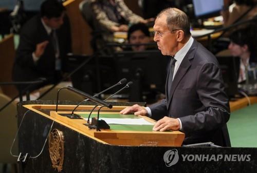 러 외무 "시대에 뒤처진 서구, 쇠퇴 현실 못 받아들여" 비난