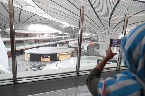 [르포] '연 이용객 1억명 목표'…위용 드러낸 세계최대 中다싱공항