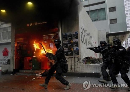 홍콩 '우산혁명 5주년' 이틀째 격렬 시위…경찰, 실탄 경고사격