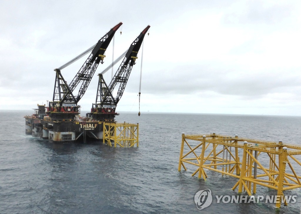 [국제유가] 사우디 감산지속 입장 속 강세…WTI 2.4%↑