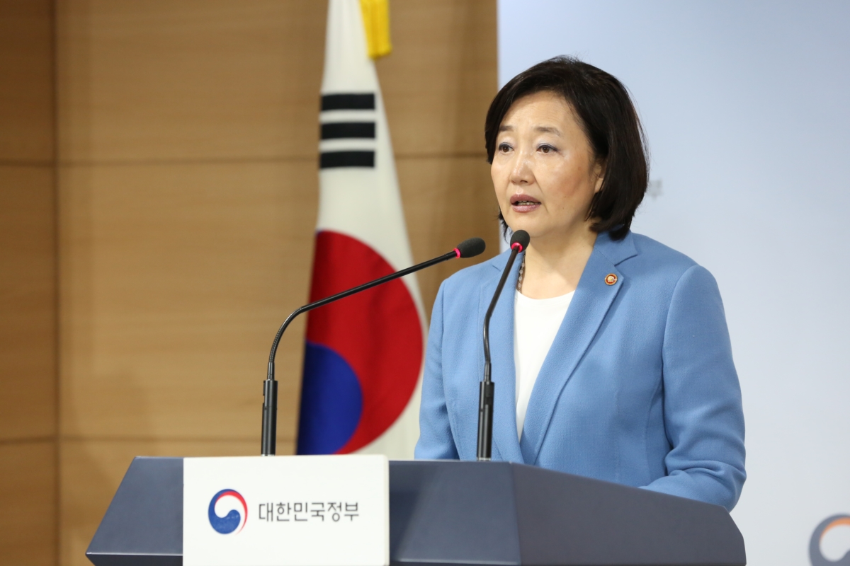 스타 유튜버 키우고 특례보증 5조원↑...소상공인 자생력 강화