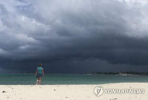 `도리안`으로 폐허된 바하마에 또…"열대성 사이클론 접근 중"