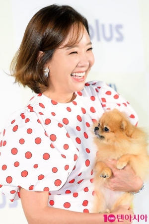 [TEN PHOTO]소유진 &#39;강아지 좋아&#39;